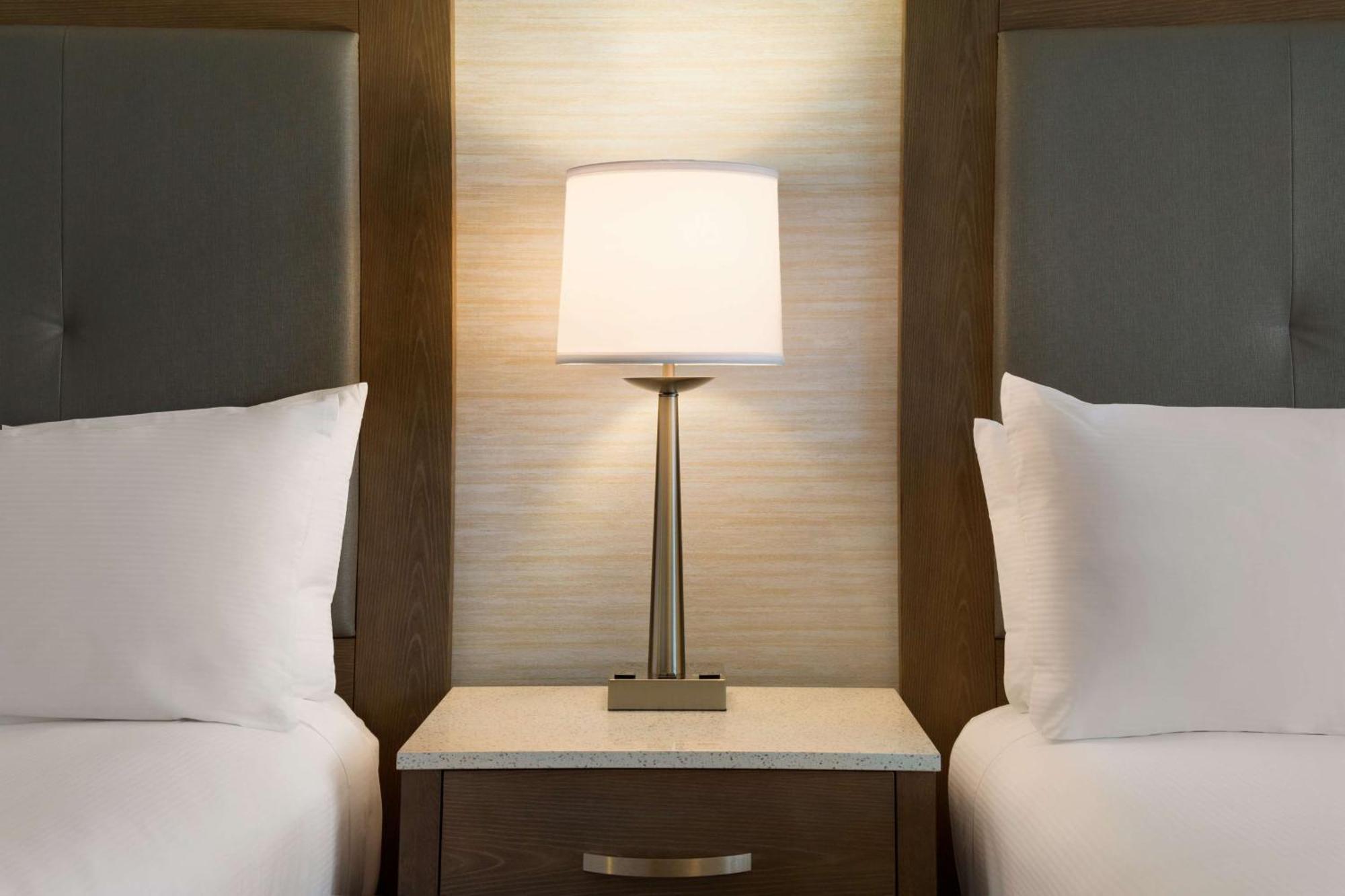 Doubletree By Hilton Hotel Албукерке Екстериор снимка