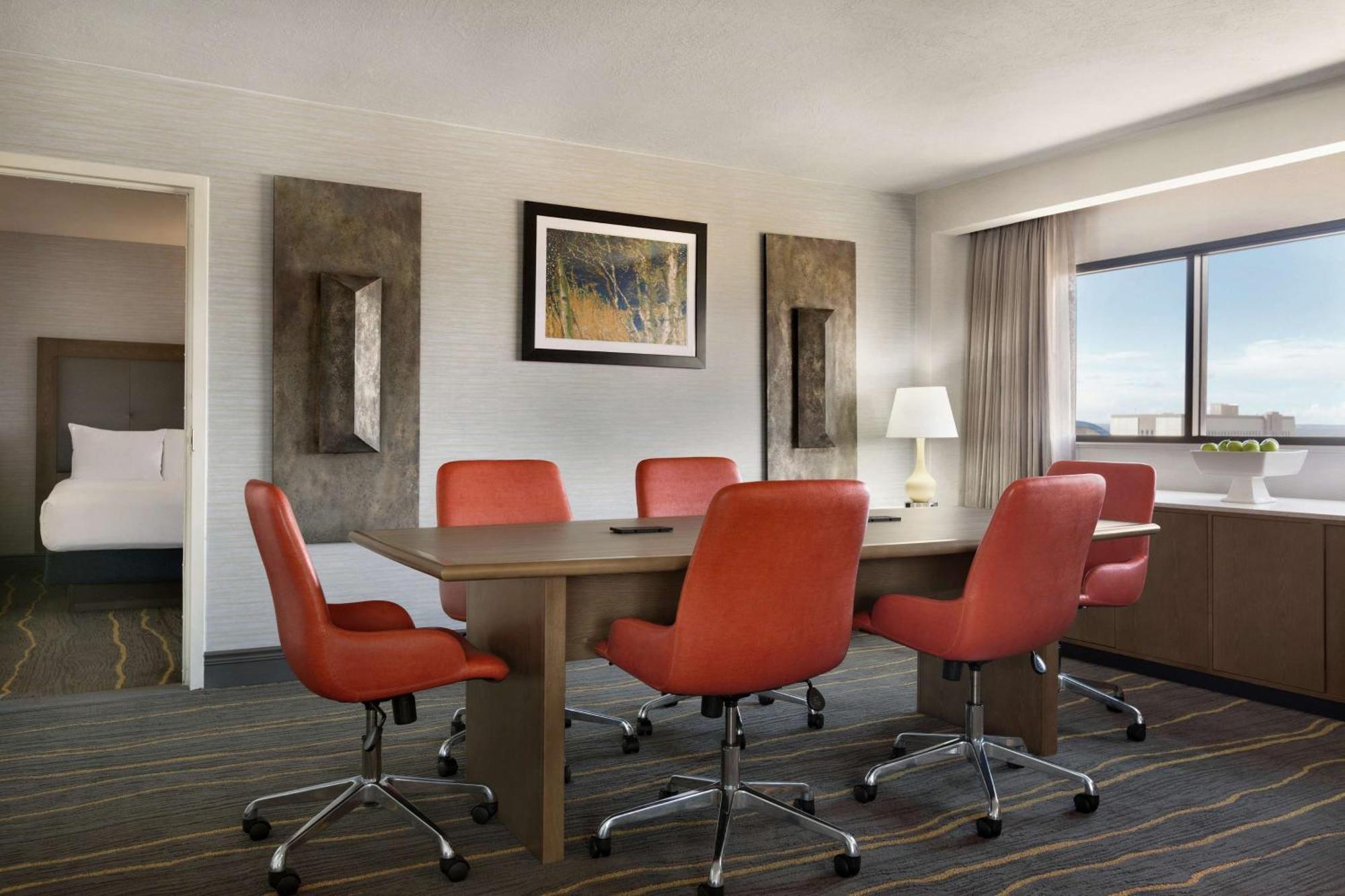 Doubletree By Hilton Hotel Албукерке Екстериор снимка