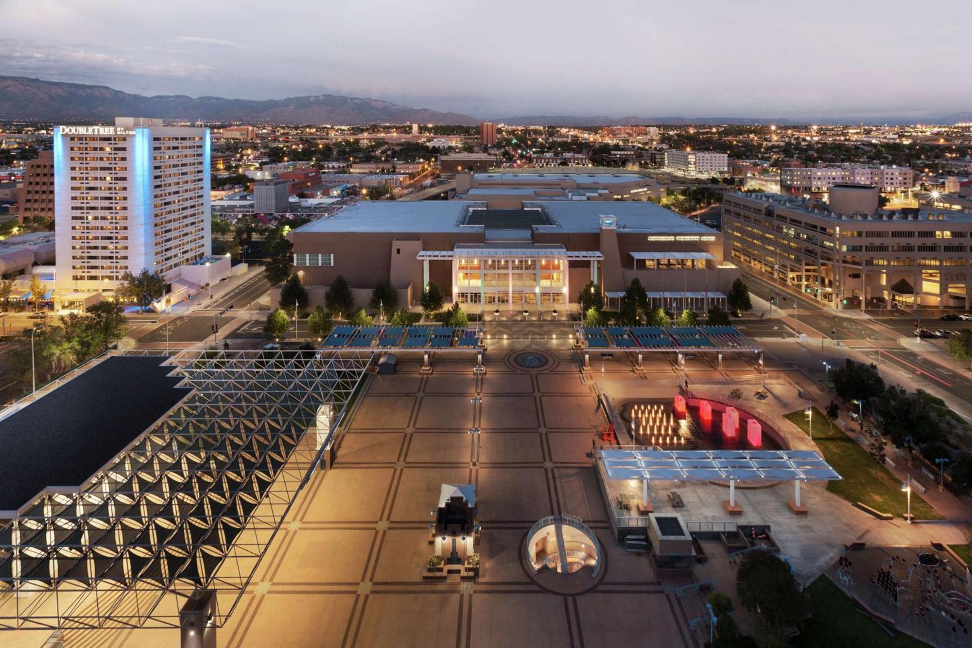 Doubletree By Hilton Hotel Албукерке Екстериор снимка