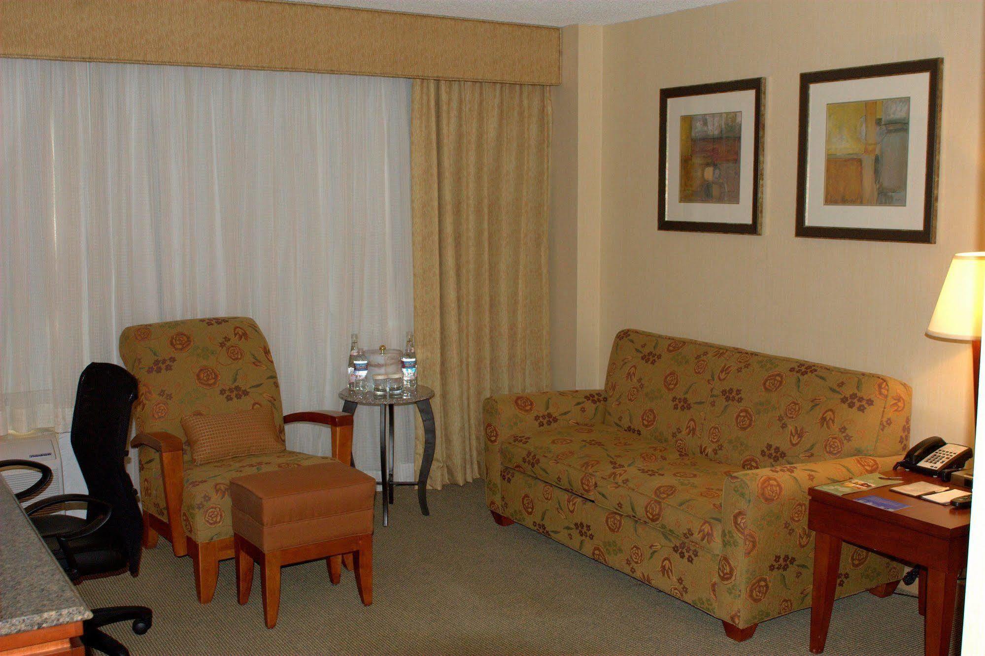 Doubletree By Hilton Hotel Албукерке Екстериор снимка