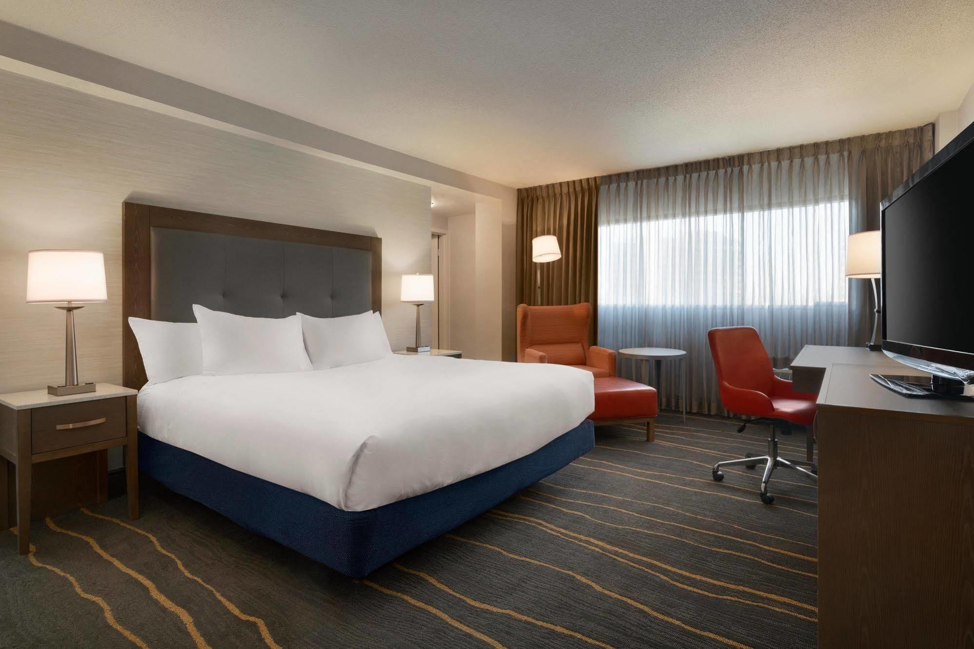Doubletree By Hilton Hotel Албукерке Екстериор снимка
