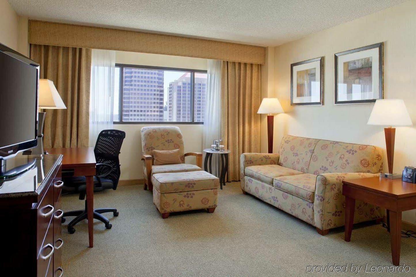 Doubletree By Hilton Hotel Албукерке Екстериор снимка